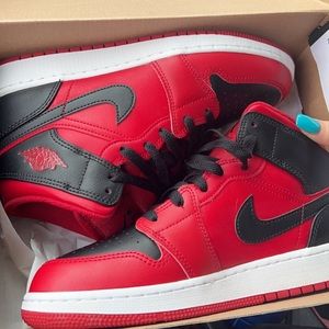 Air Jordan 1 Mid